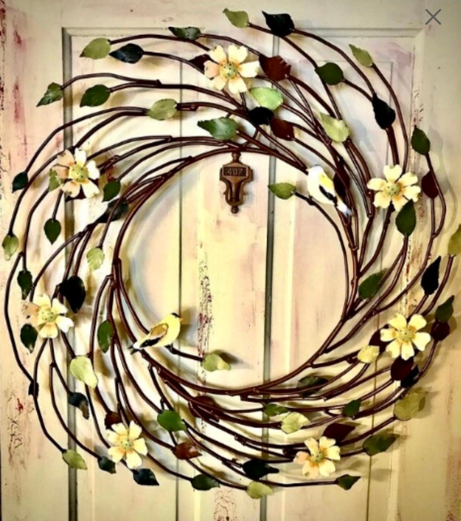 Large Metal Flower Garden Wreath, Hand Painted Detail, 28 inch Wreath
